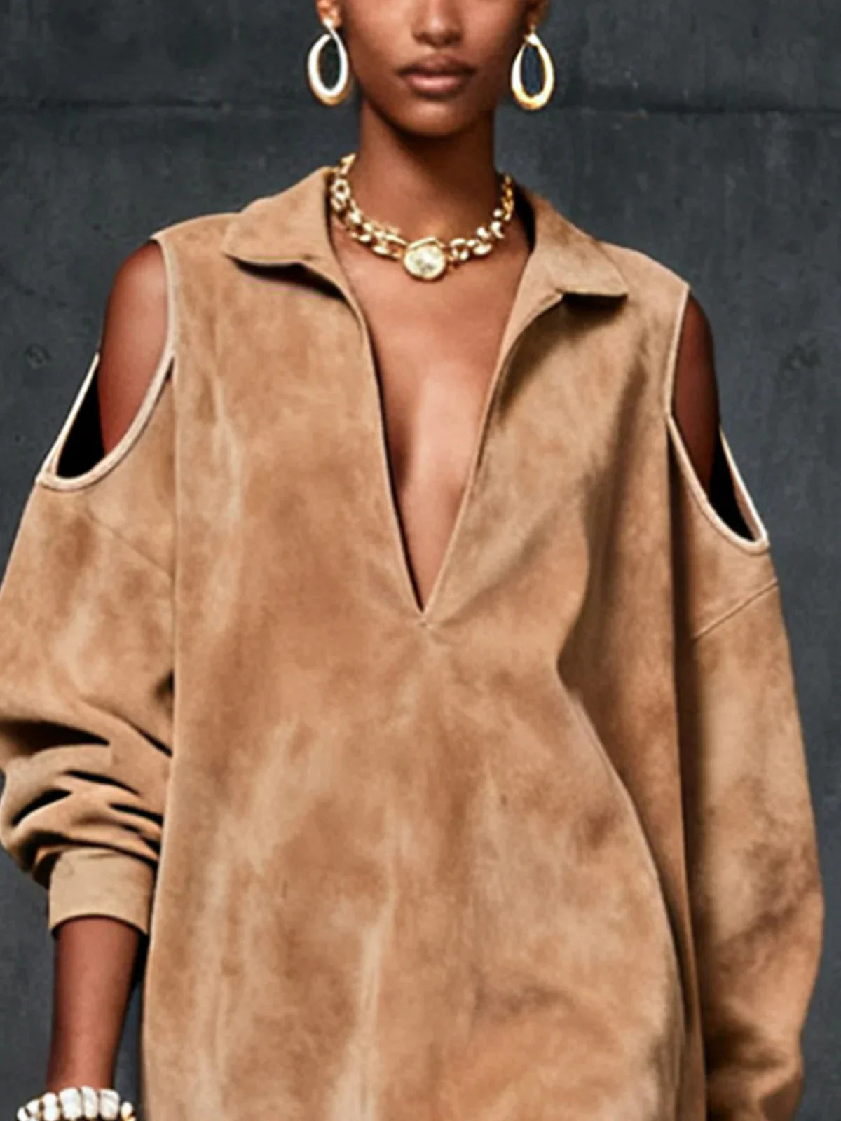 Aurora | Vestido de ante sintético camel con hombros descubiertos