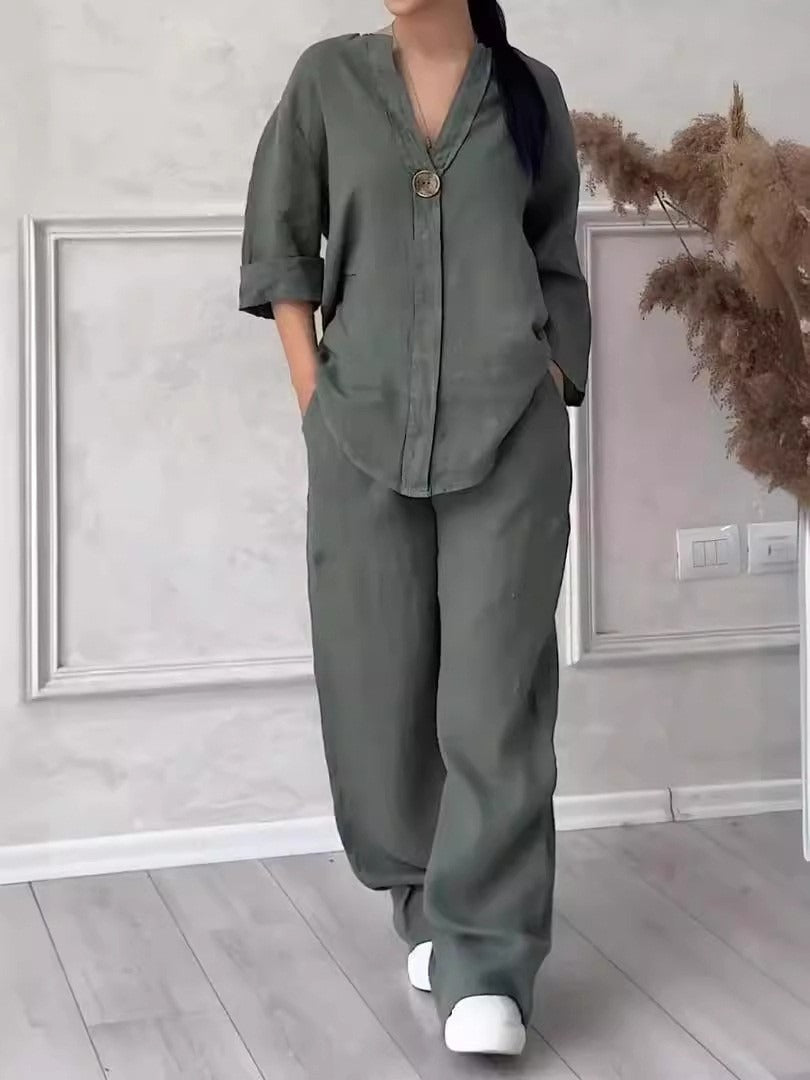 Mireya - Conjunto fluido de dos piezas con botón decorativo