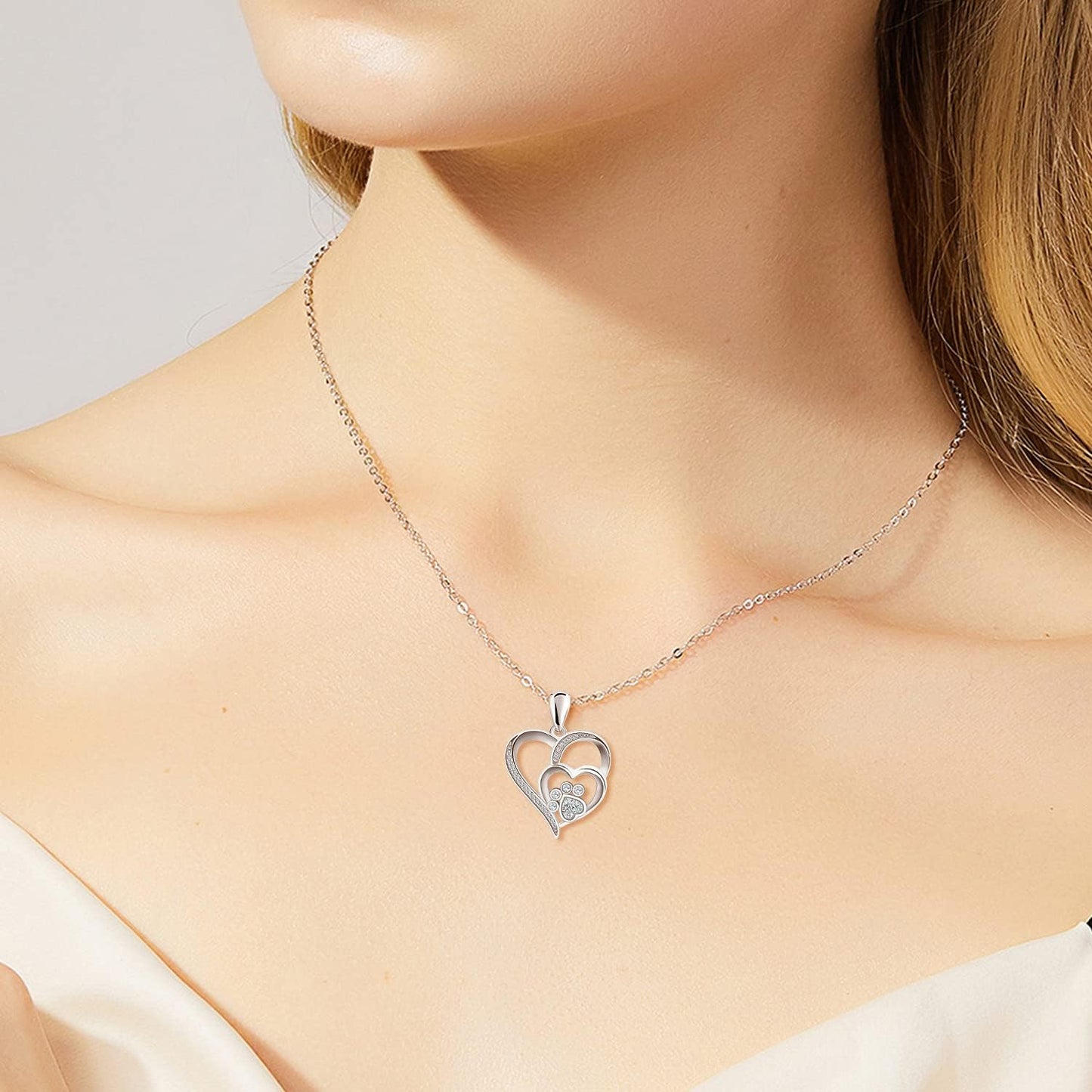 Lealtad | Collar Doble Corazón con Huella