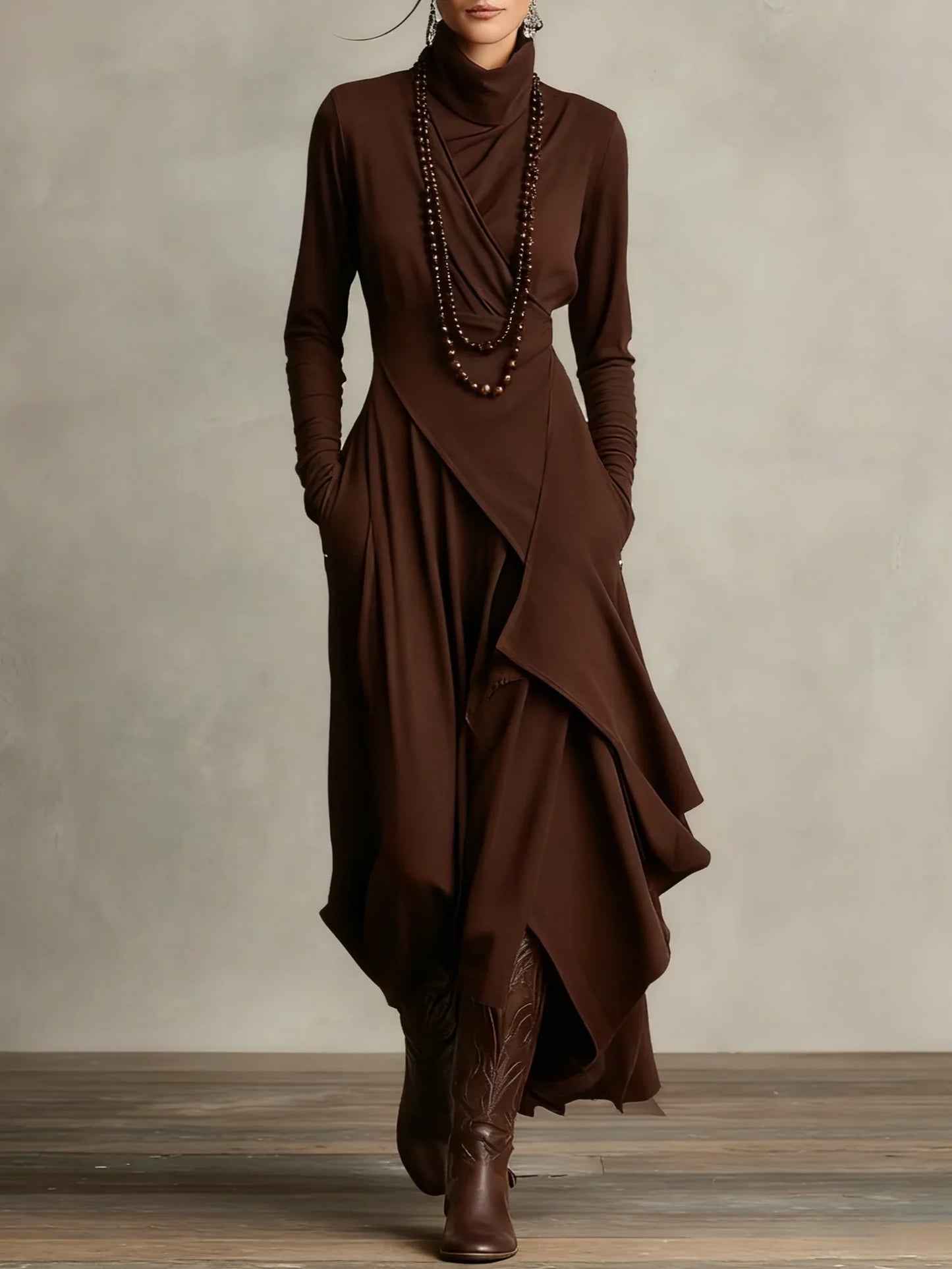 Nerea – Vestido maxi de cuello alto con diseño asimétrico