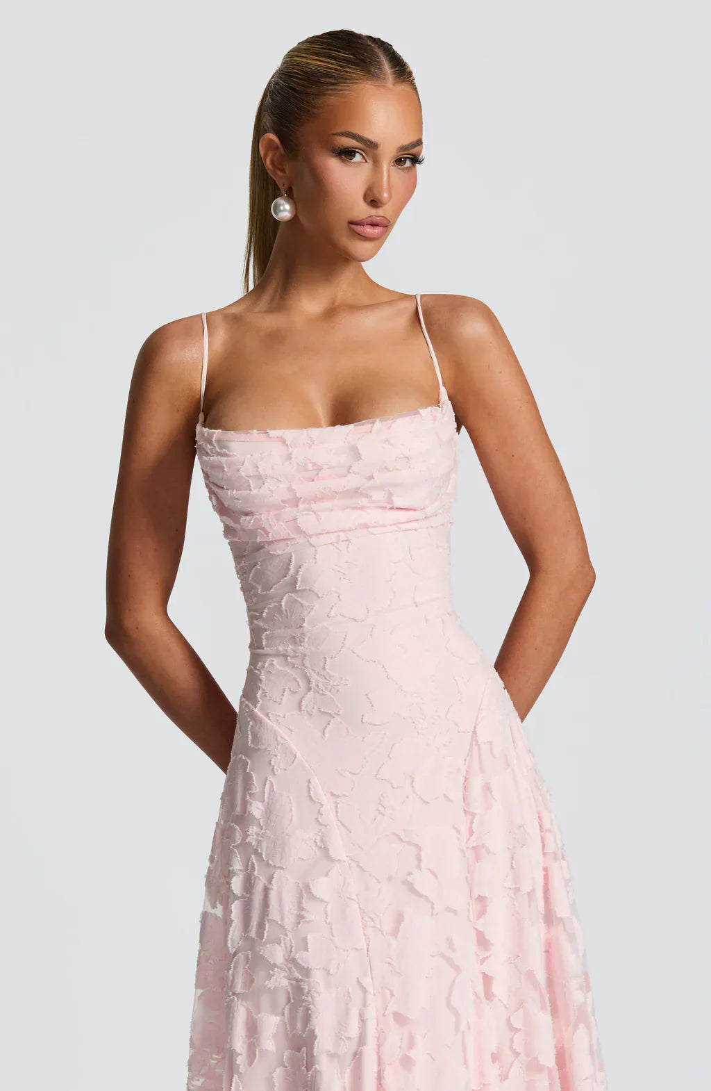 Noelia Léon – Elegante vestido maxi