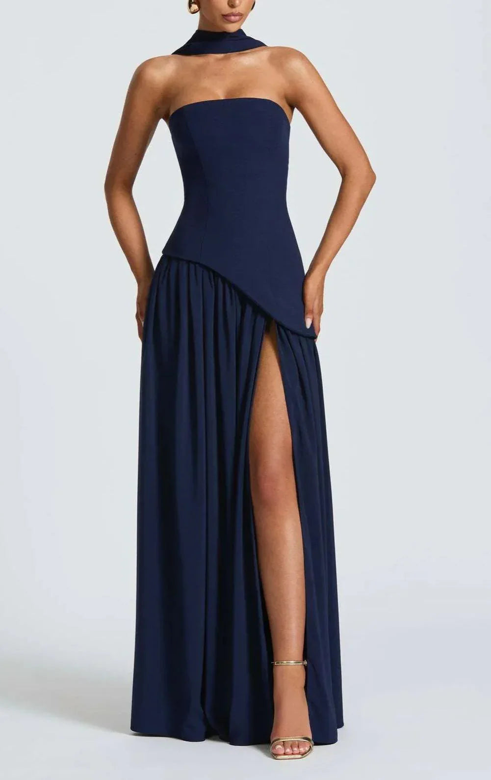 Mia - Vestido largo con cinta y abertura sin tirantes