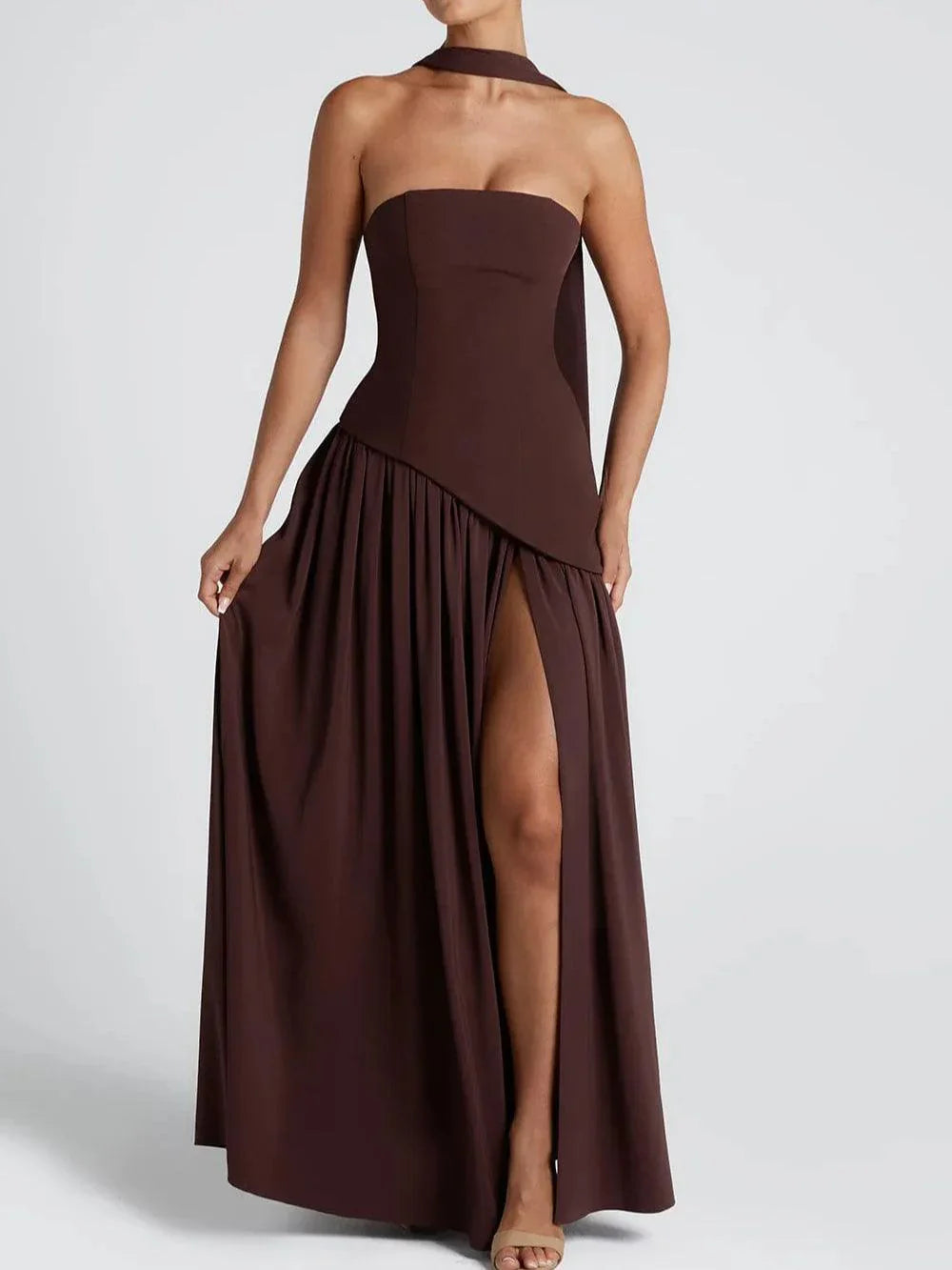 Mia - Vestido largo con cinta y abertura sin tirantes