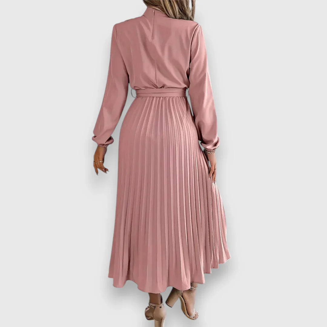 Valeria™ – Vestido midi plisado con lazo y cuello alto
